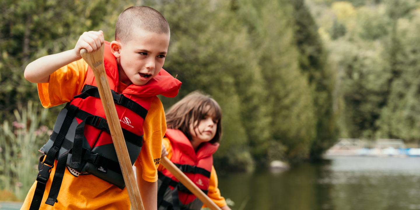 Enfants Base de plein air kayak canoe rabaska